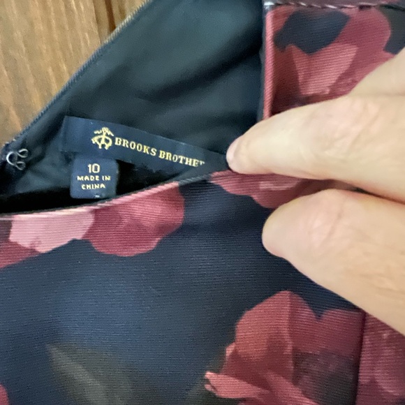 Professional dress - Picture 2 of 2